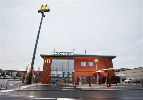 mcdo herstal|Un restaurant McDonald’s ouvre ses portes à Herstal